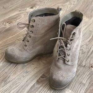 Dolce Vita platform suede lace up ankle booties